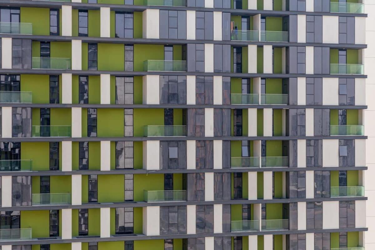 Frank Porter - The Pulse Residences Дубай Екстериор снимка